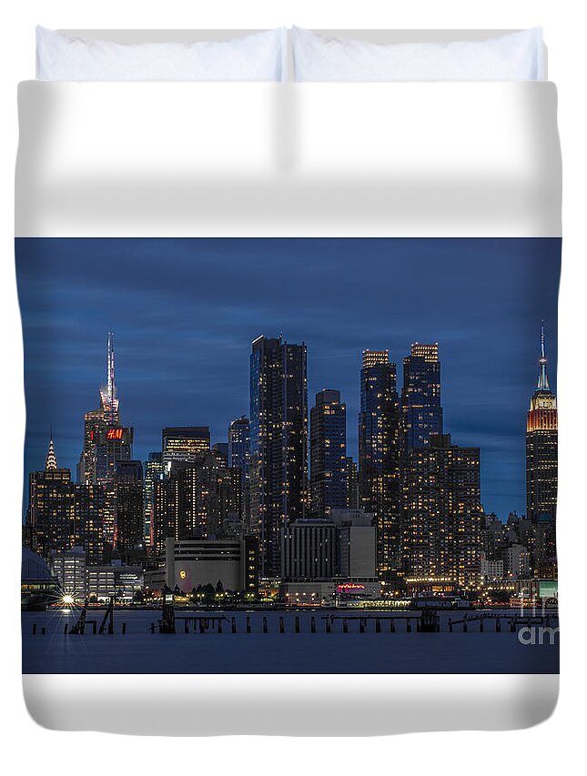 Nyc Skyline Duvet Cover featuring the photograph New York City Skyline by Marco Crupi