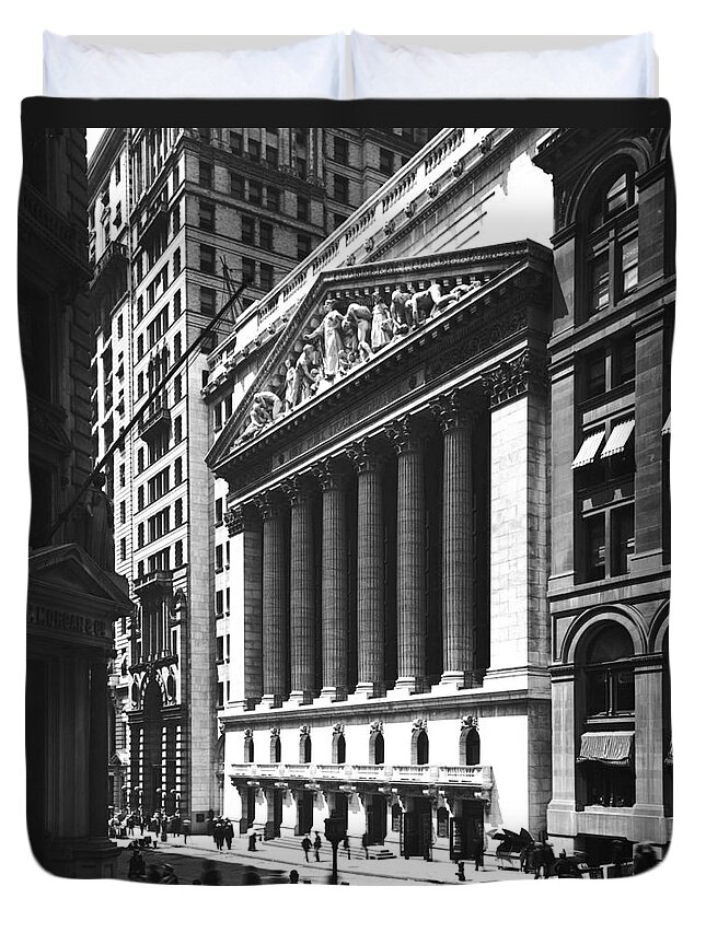 New York Duvet Cover featuring the photograph New York Stock Exchange by Photo Researchers