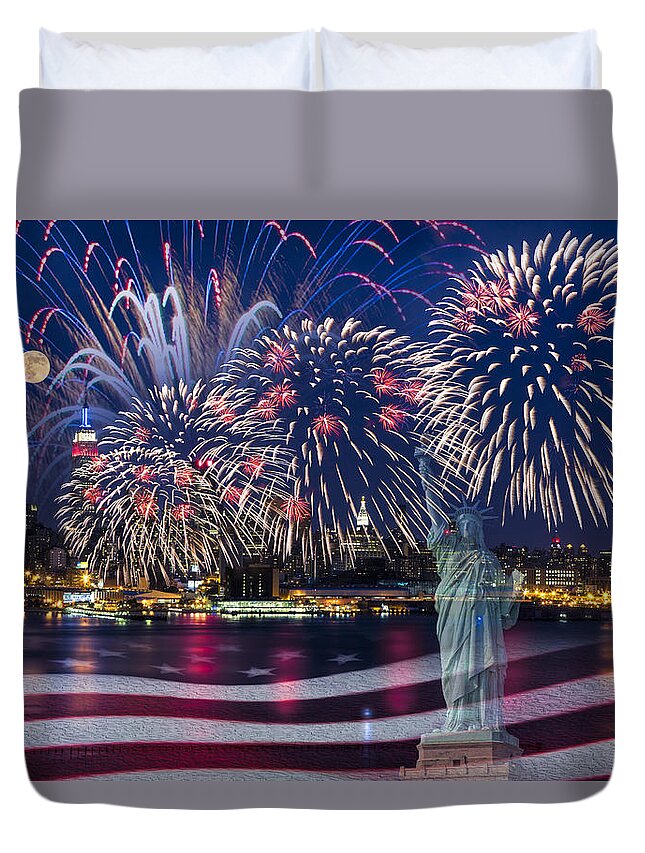 New York City Skyline Duvet Cover featuring the photograph NYC Fourth Of July Celebration by Susan Candelario