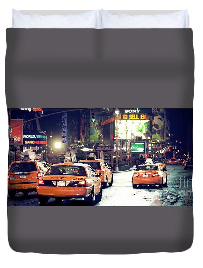 Nyc Duvet Cover featuring the photograph New York City Night Drive by RicharD Murphy