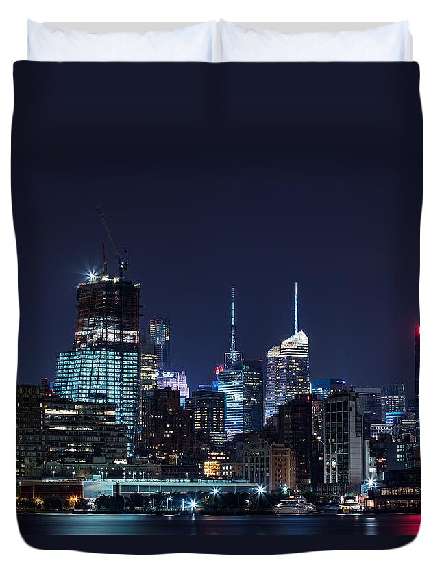 Landscape Duvet Cover featuring the photograph Nyc2 by Rob Dietrich