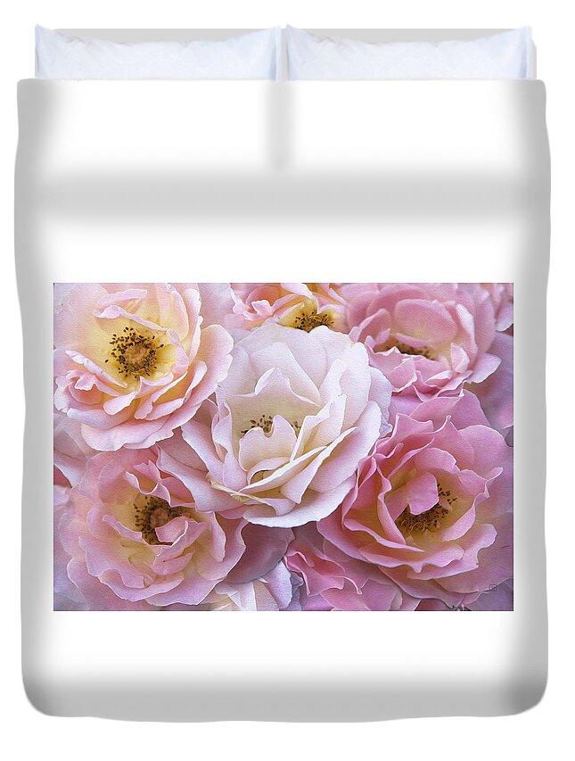 Digital Roses Duvet Cover featuring the photograph Oh Glory Me by Theresa Tahara