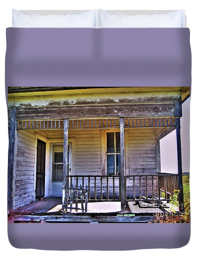 Old Abandoned House Duvet Cover featuring the photograph Old Abandoned House by Savannah Gibbs