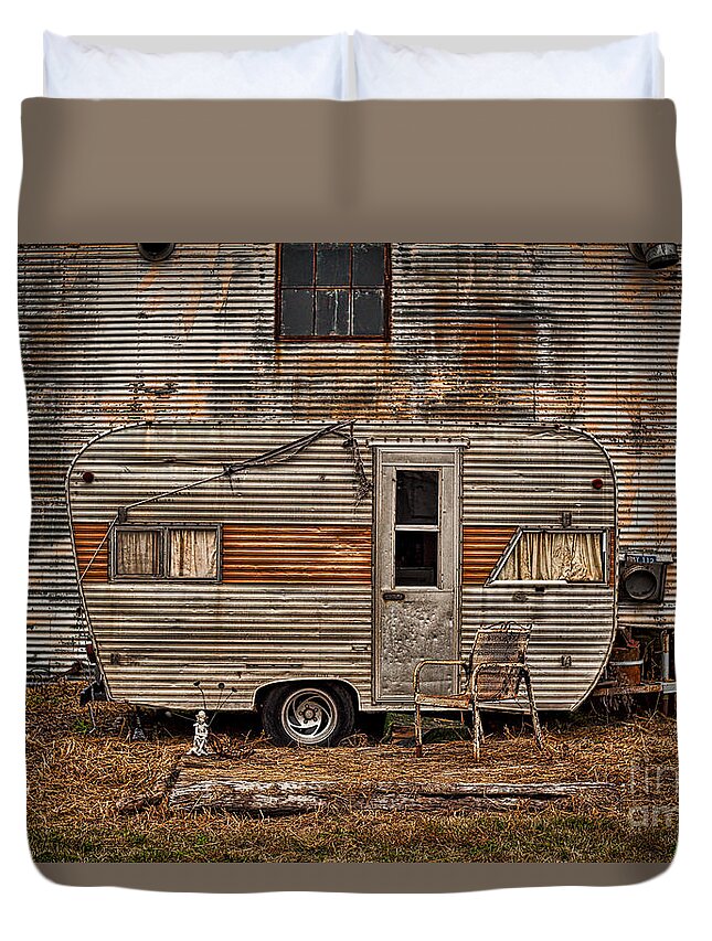 Camper Duvet Cover featuring the photograph Old Vintage RV Camper in the Mississippi Delta by T Lowry Wilson