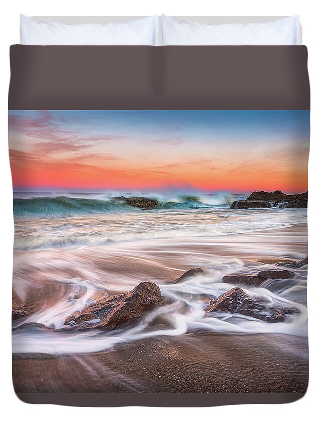 Yachats Duvet Cover featuring the photograph Onshore Break by Darren White