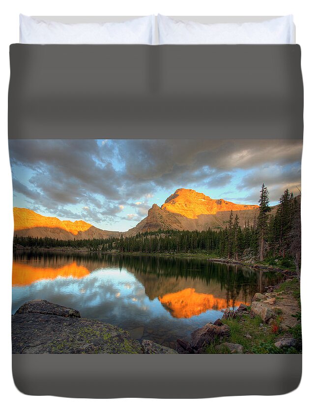 Landscape Duvet Cover featuring the photograph Ostler Lake and Peak by Brett Pelletier