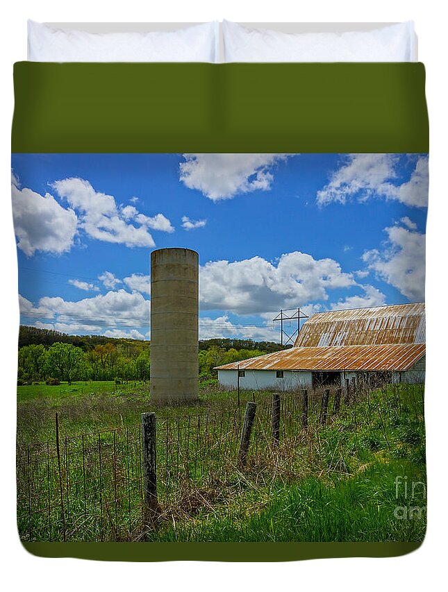 Barn Duvet Cover featuring the photograph Ozarks Old Barn and Silo by Jennifer White