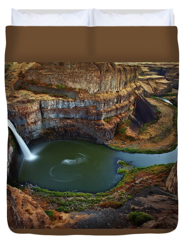 Palouse Duvet Cover featuring the photograph Palouse Falls by Darren White