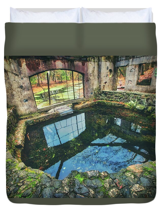 Jennifer Rondinelli Reilly Duvet Cover featuring the photograph Paradise Springs- Spring House - Kettle Moraine State Forest by Jennifer Rondinelli Reilly - Fine Art Photography