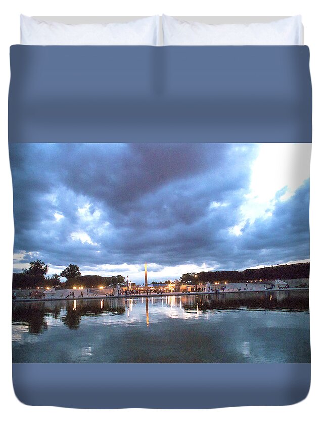 Paris Night Sky Silhouettes Duvet Cover featuring the photograph Paris night sky by Milan Mirkovic