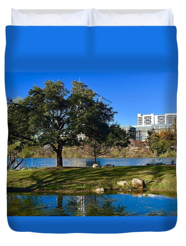 Landscape Duvet Cover featuring the photograph Park at the City by Evelia Galindo
