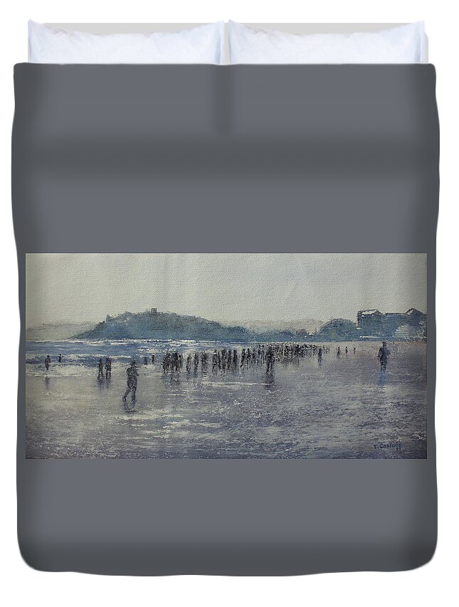 Sardinero Duvet Cover featuring the painting Paseo Por La Playa Del Sardinero by Tomas Castano