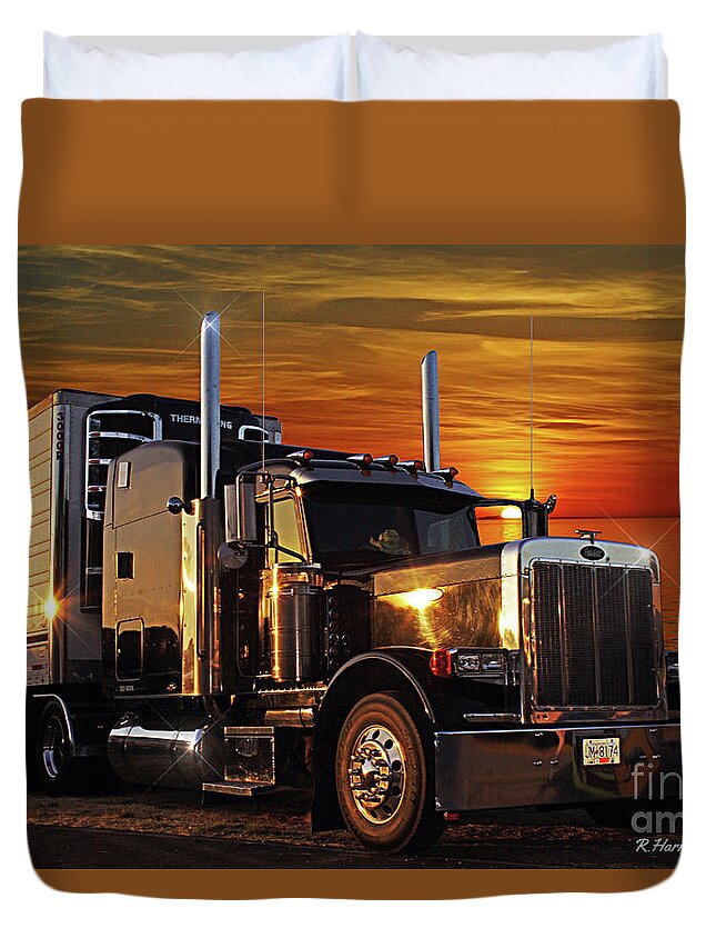 Big Rigs Duvet Cover featuring the photograph Peterbilt into the Sunset by Randy Harris