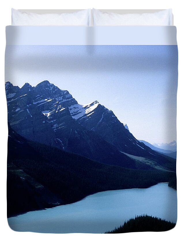 Peyto Lake Alberta Canada Icefields Glacial Glacier Rockies Duvet Cover featuring the photograph Peyto Lake by Ian Sanders