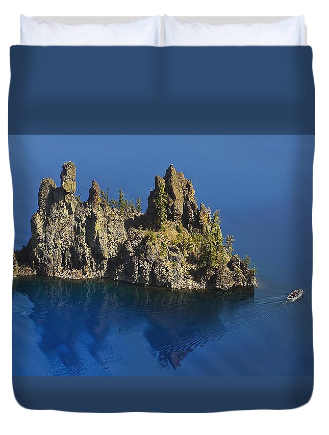 Lake Duvet Cover featuring the photograph Phantom Tour Boat by John Christopher