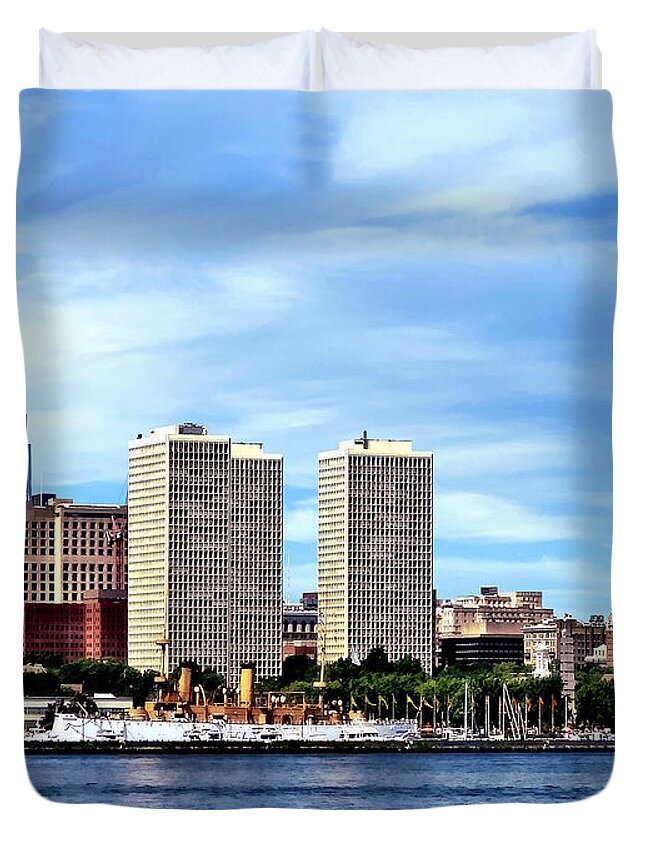 Philadelphia Duvet Cover featuring the photograph Philadelphia PA Skyline by Susan Savad
