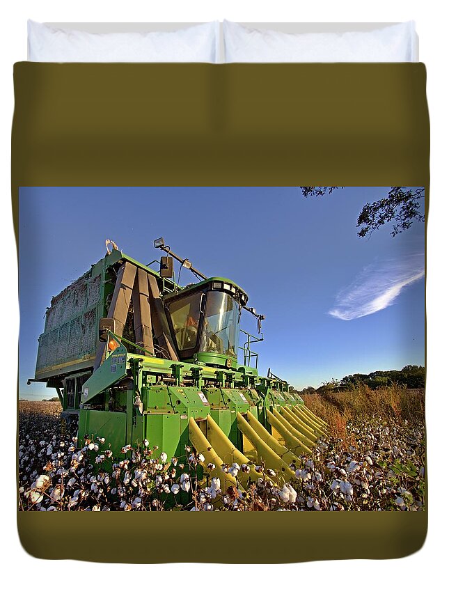 Ag Duvet Cover featuring the photograph Pickin by David Zarecor