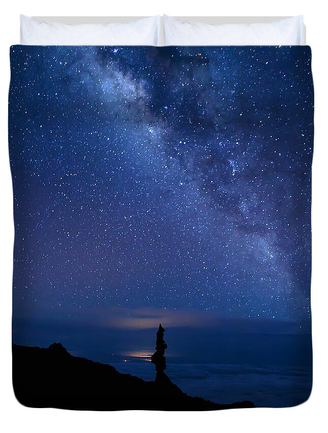 Milky Way Duvet Cover featuring the photograph Pointing to the Heavens by Susan Rissi Tregoning