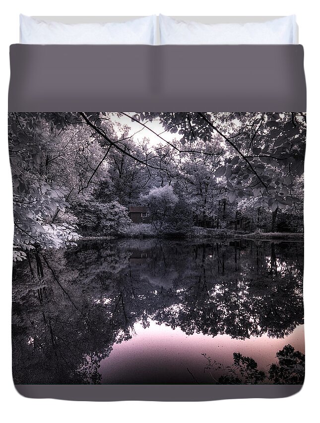 Pond Side Dusk Duvet Cover featuring the photograph Pondside Dusk by William Fields