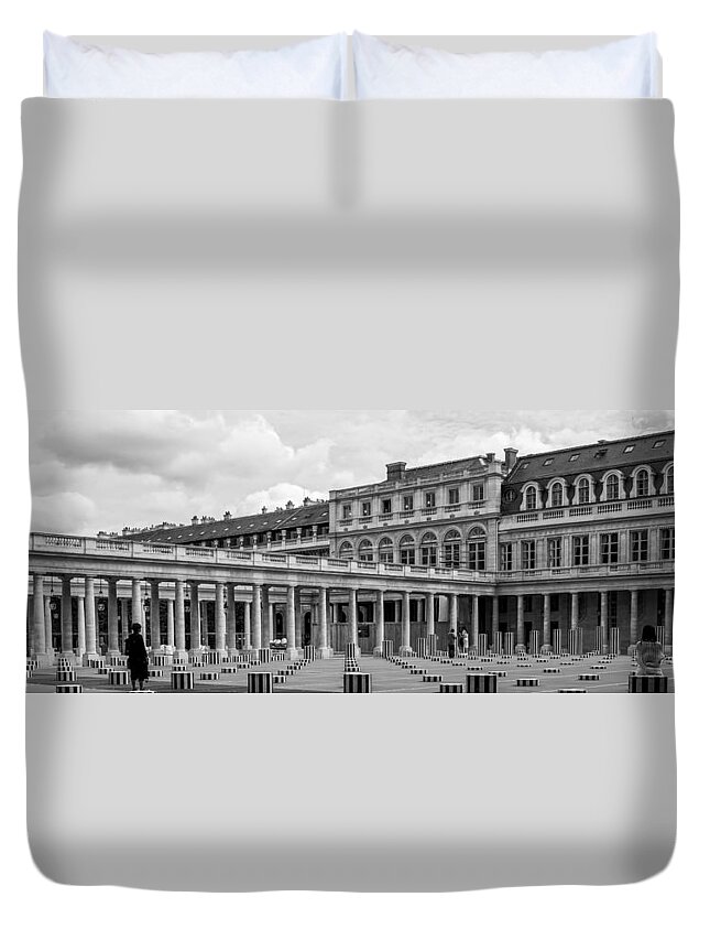 Paris Duvet Cover featuring the photograph Posing for Photo Shoot at Le Palais Royal by Gary Karlsen
