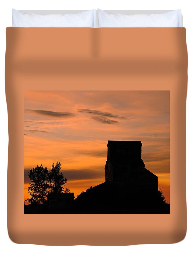 Grain Elevator Duvet Cover featuring the photograph Prairie Dusk by Tony Beck