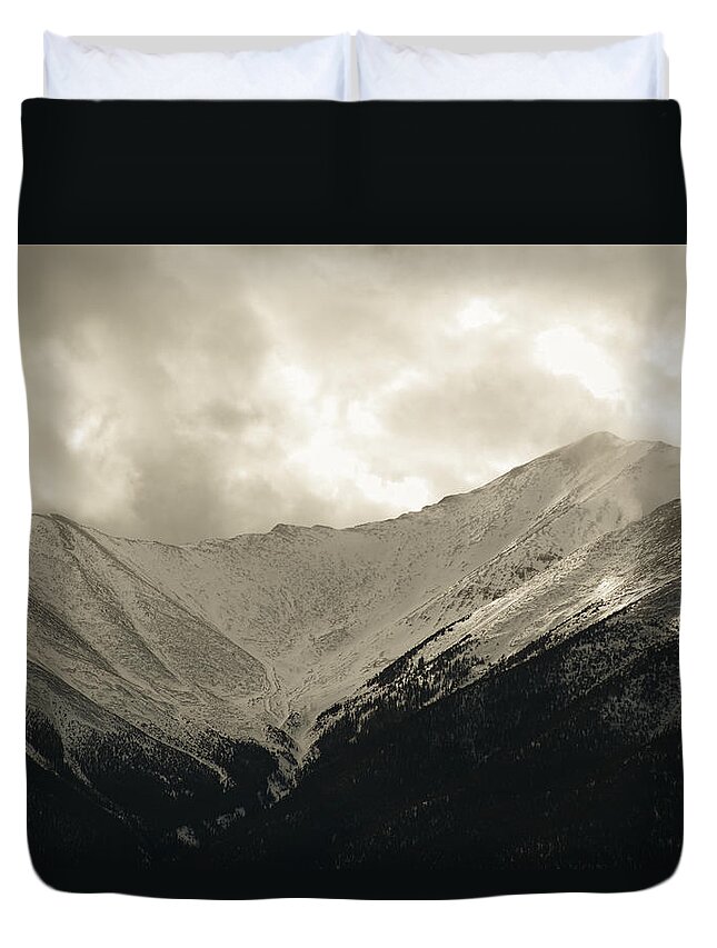 Landscape Duvet Cover featuring the photograph Reach for the Sky by David Diaz