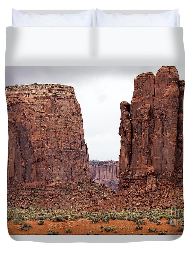 Monument Valley Print Duvet Cover featuring the photograph Red Gap by Jim Garrison