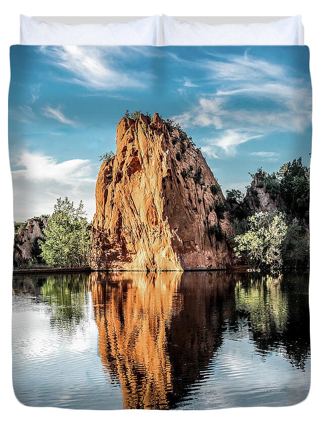 Landscape Duvet Cover featuring the photograph Red Rock by Jaime Mercado