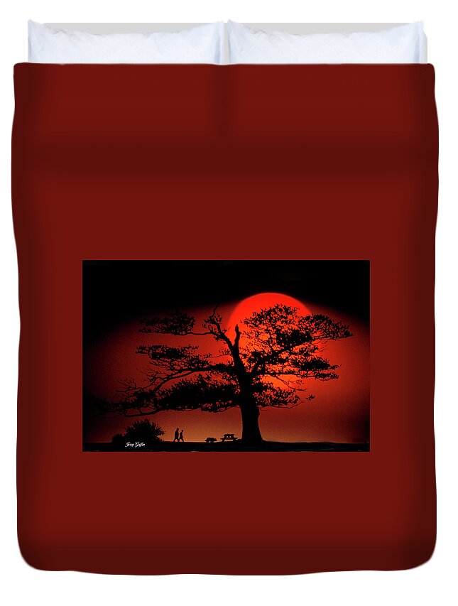 Tree Duvet Cover featuring the photograph Red Sun Rising by Jerry Griffin