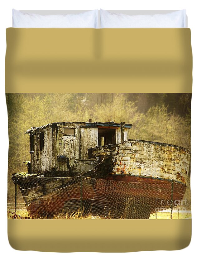 Boat Duvet Cover featuring the photograph Retired by Merle Grenz
