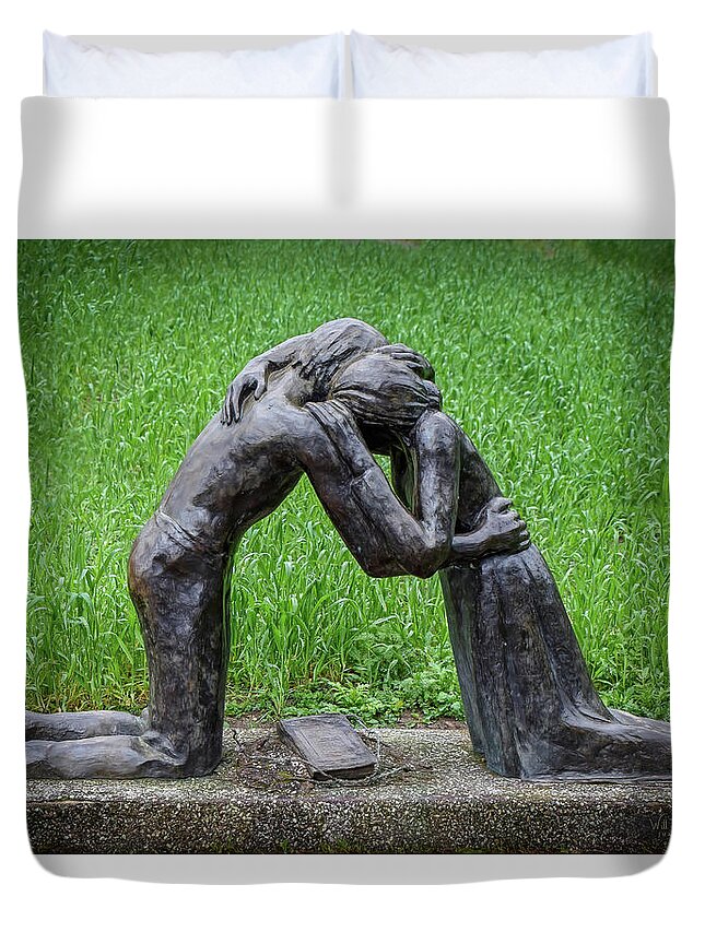 Sculpture Duvet Cover featuring the photograph Reunited by Will Wagner