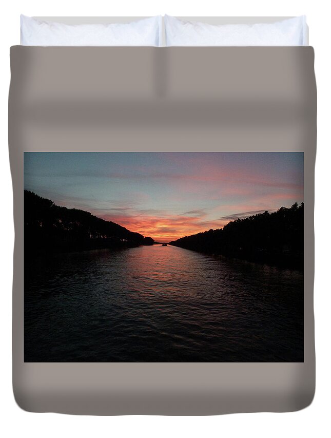 Kinderdijk Duvet Cover featuring the photograph Rhine Riiver 9 by Steve Breslow