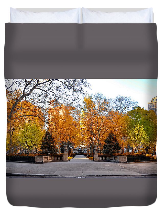 Rittenhouse Duvet Cover featuring the photograph Rittenhouse Square Philadelphia Pa by Bill Cannon