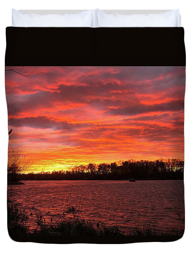 Rivers Bend Sunset Duvet Cover featuring the photograph Rivers Bend Sunset by Jemmy Archer