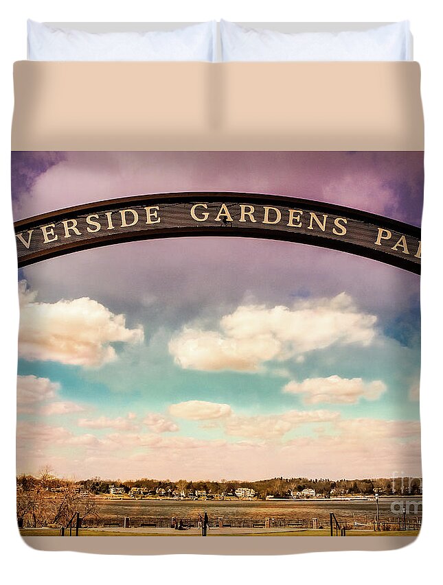 Red Bank Duvet Cover featuring the photograph Riverside Gardens Park - Red Bank by Colleen Kammerer