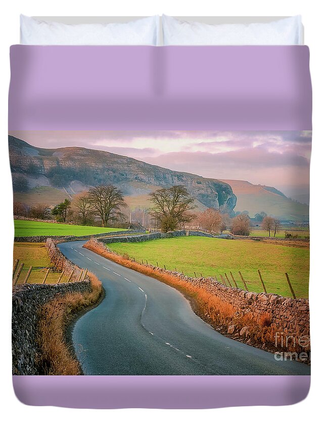 Buckden Duvet Cover featuring the photograph Road to Kilnsey by Mariusz Talarek