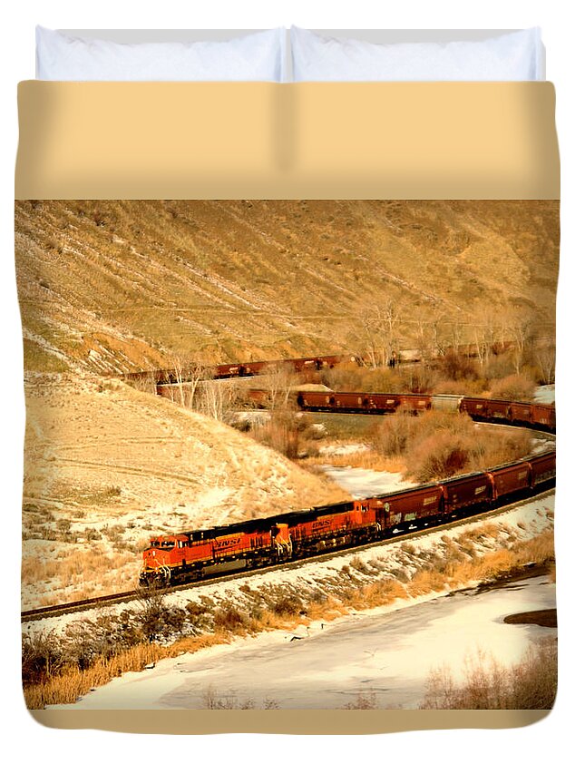 Train Duvet Cover featuring the photograph Rolling around the bend by Jeff Swan