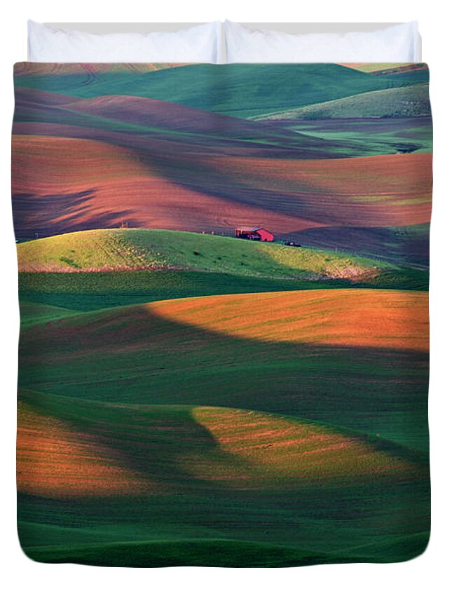 Palouse Duvet Cover featuring the photograph Rolling Hills Palouse by Yoshiki Nakamura