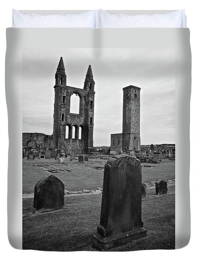 St. Andrews Duvet Cover featuring the photograph Ruins of St. Andrews by Matt MacMillan