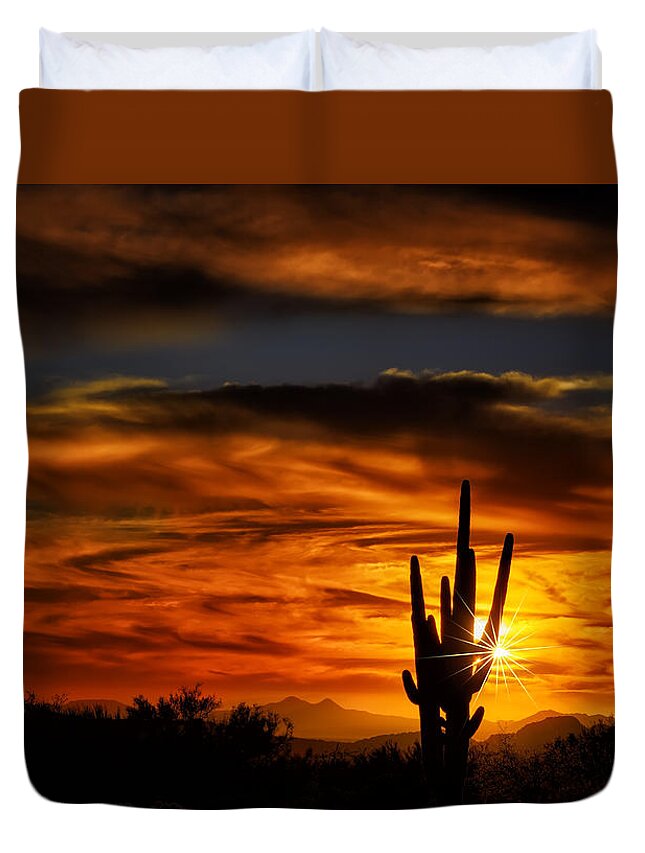 Saguaro Duvet Cover featuring the photograph Saguaro Sunset H31 by Mark Myhaver