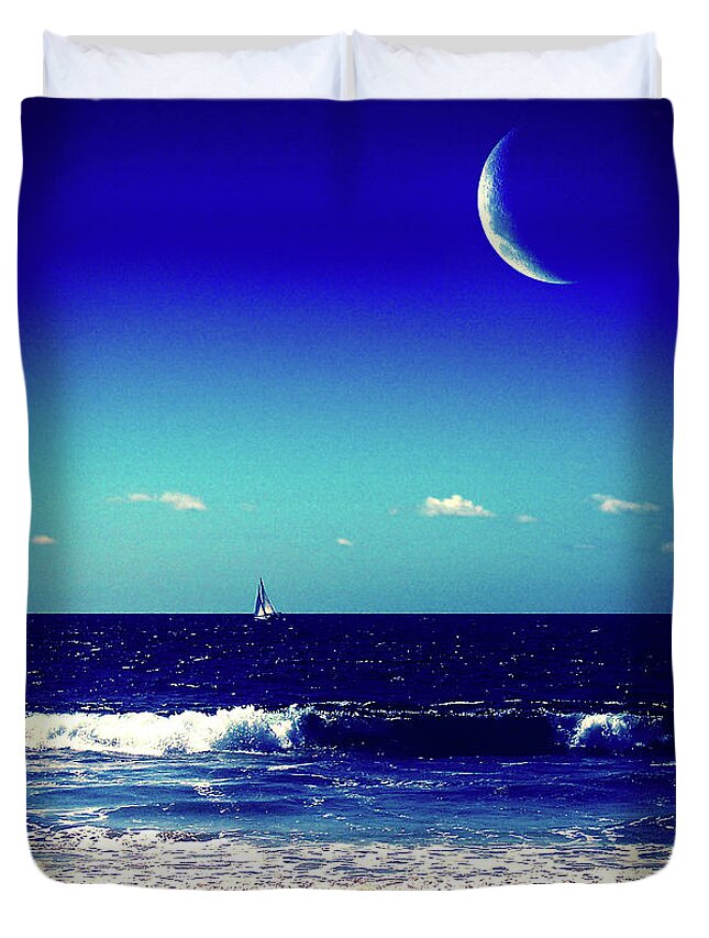 Lomography Duvet Cover featuring the photograph Sailing The Pacific Ocean by Phil Perkins