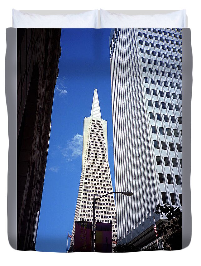 America Duvet Cover featuring the photograph San Francisco - Transamerica Pyramid Building by Frank Romeo