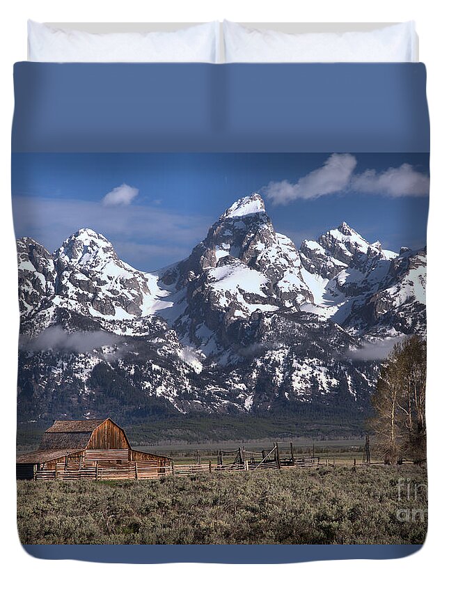 Moulton Barn Duvet Cover featuring the photograph Scenic Mormon Homestead #1 by Adam Jewell