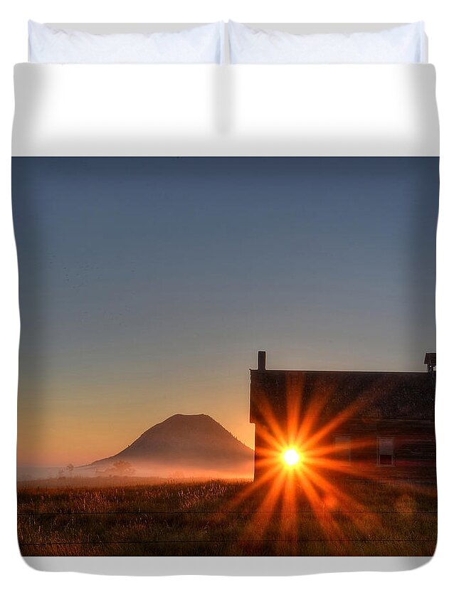 Sunrise Duvet Cover featuring the photograph Schoolhouse Sunburst by Fiskr Larsen
