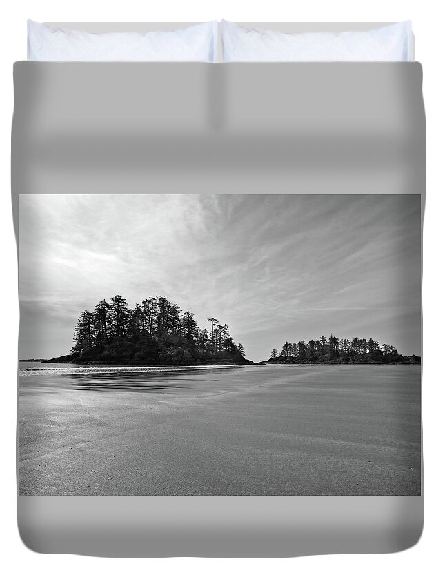 Landscape Duvet Cover featuring the photograph Schooner Cove Island Silhouettes by Allan Van Gasbeck