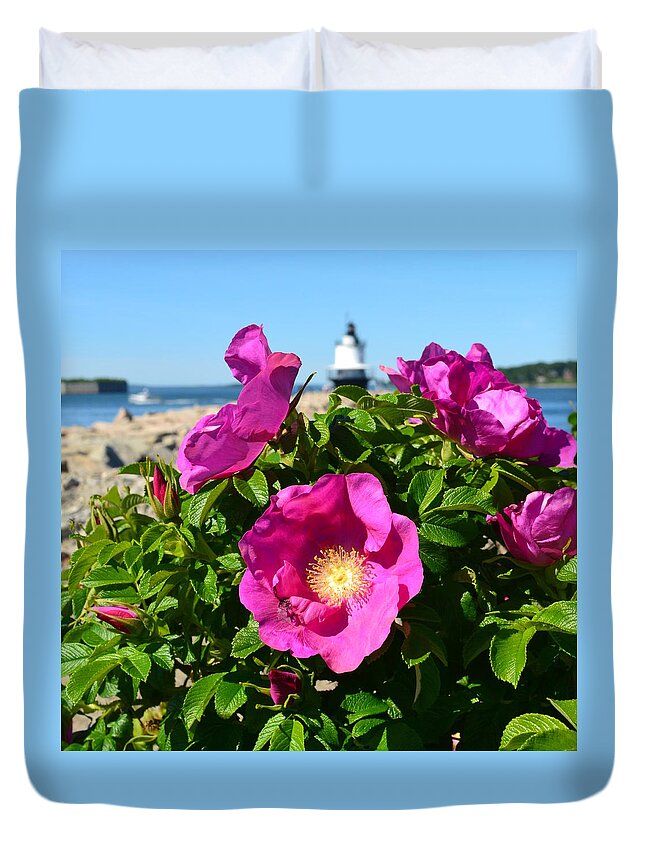 Sea Roses Duvet Cover featuring the photograph Sea Roses by Colleen Phaedra
