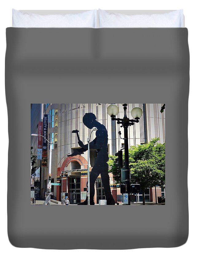 Man Hammering Duvet Cover featuring the photograph Seattle Art by Anne Sands
