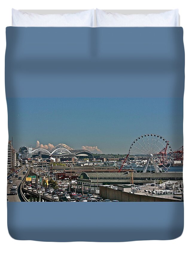 Seattle Duvet Cover featuring the photograph Seattle by Linda Bianic