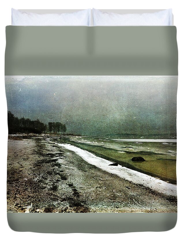 Serenity Duvet Cover featuring the photograph Seclusion by Randi Grace Nilsberg