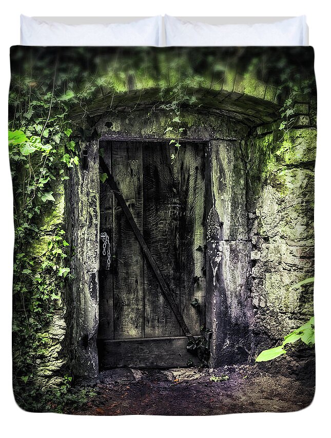 Burg Duvet Cover featuring the photograph Secret Door by Hans Zimmer